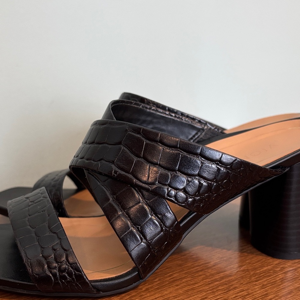 Vionic Black Croc-Patterned Mules - image 5